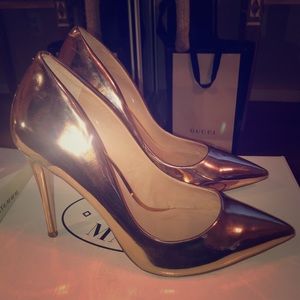 Steve Madden — Daisie Rose Gold 👠